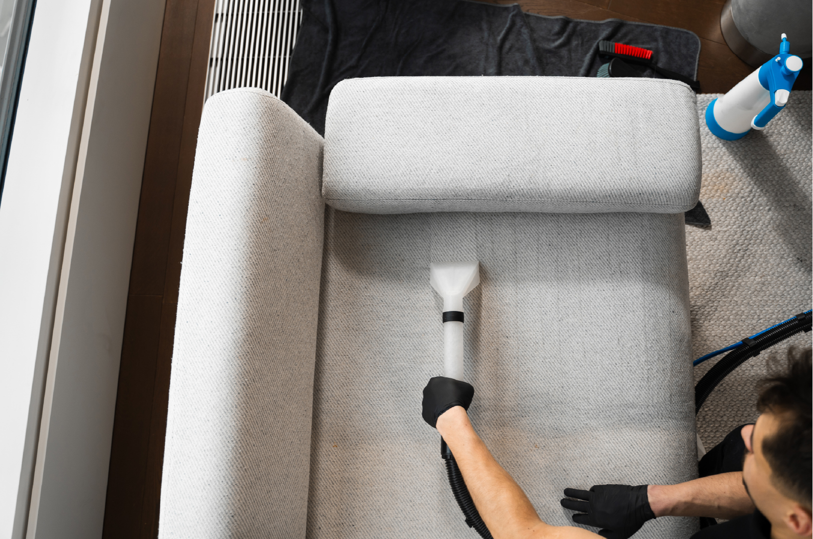 Read more about the article Curatare canapele Bucuresti – Rasfatul pe care mobilierul tau il merita